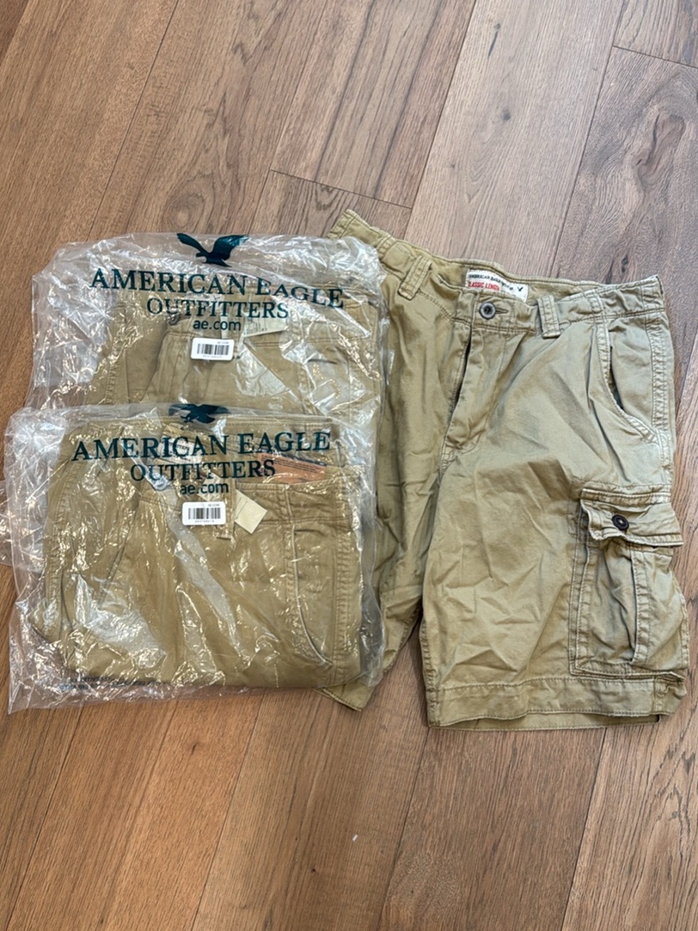 American Eagle Outfitters Men’s Tan Cargo Shorts - Utility Style